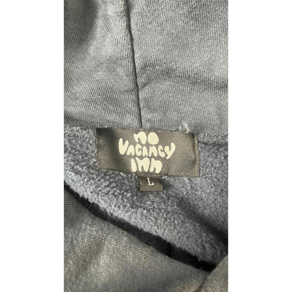 NO VACANCY INN STREETWEAR HOODIE - Picture 6 of 6